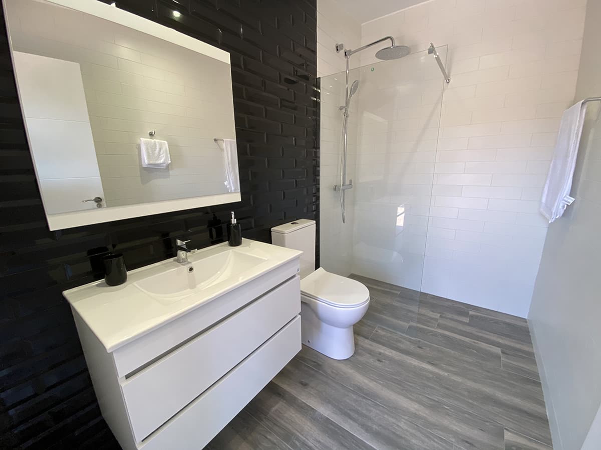 habitacion ons baño-min